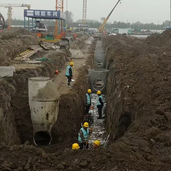 雨，污水檢查井